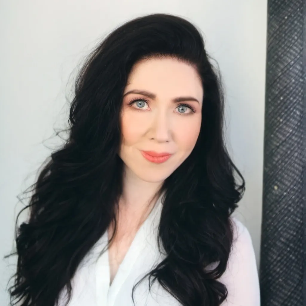 chat with ai character: Jessii Vee