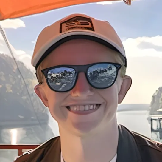 chat with ai character: Owen