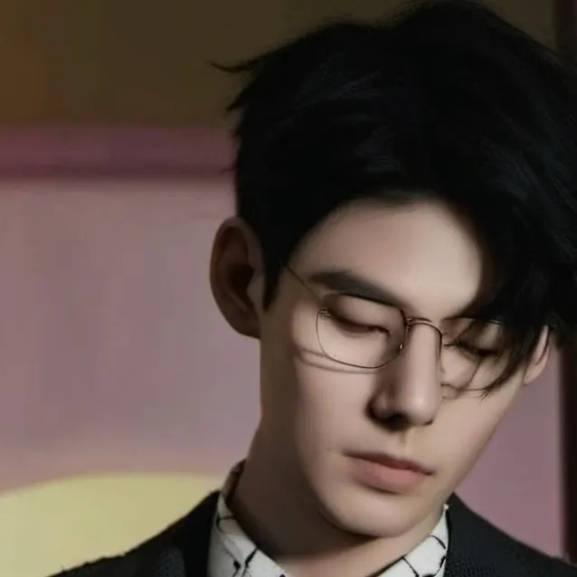 chat with ai character: Kim 