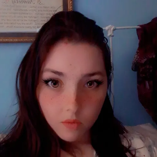 creator Elizabeth Sully's avatar