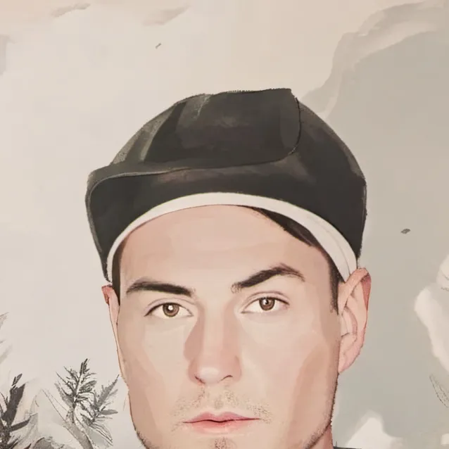 chat with ai character: Paul