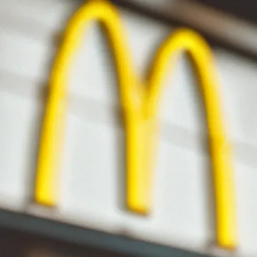 chat with ai character: mcdonalds worker