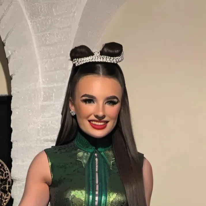 chat with ai character: Anne Berlin 