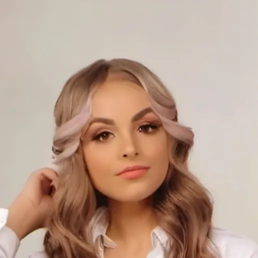 chat with ai character: Lexi