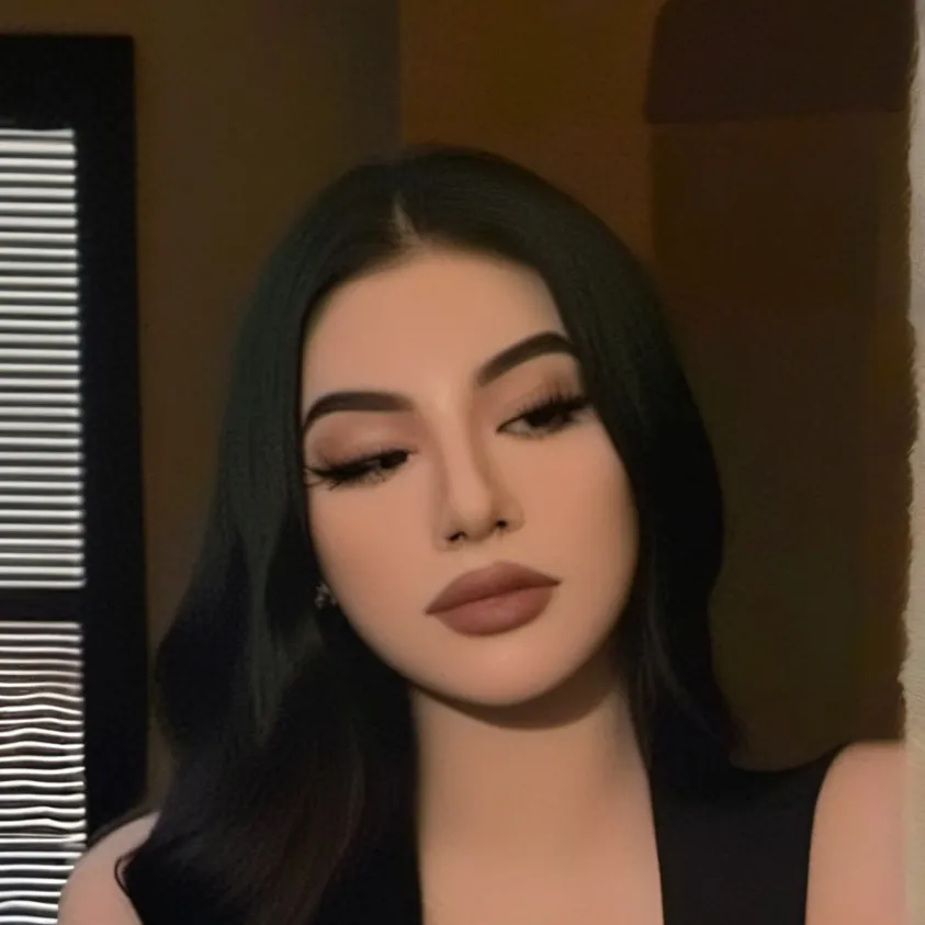 chat with ai character: Emilia Rivera