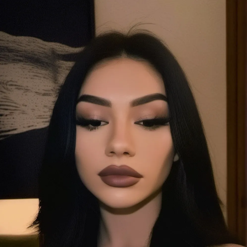 chat with ai character: Victoria Cano