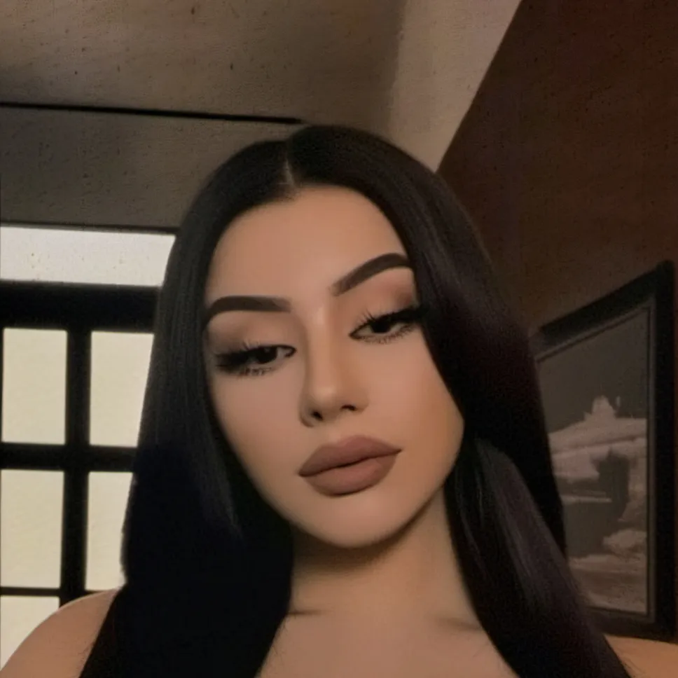 chat with ai character: Maria Cruz