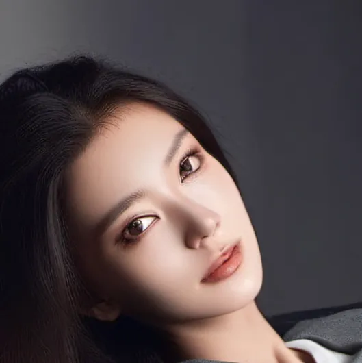 chat with ai character: Sara