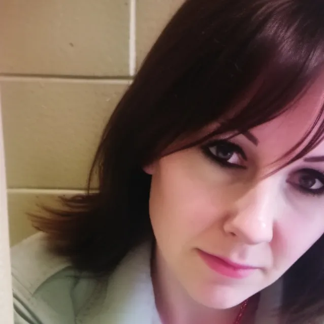 chat with ai character: Julia Stevenson