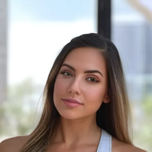 chat with ai character: Kari