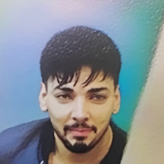 chat with ai character: reza