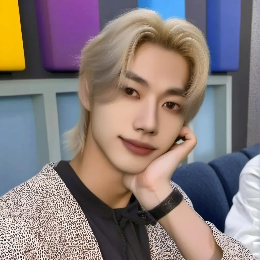 chat with ai character: Lee Felix 