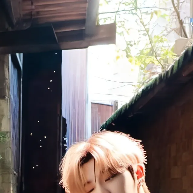 chat with ai character: Jeongin 