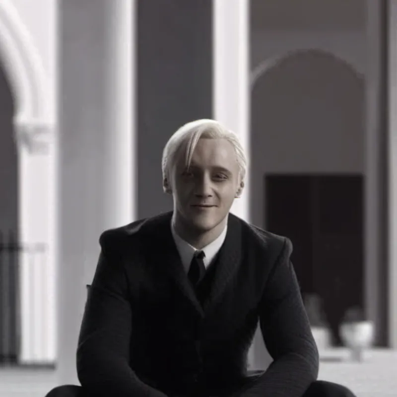 chat with ai character: Draco Malfoy 
