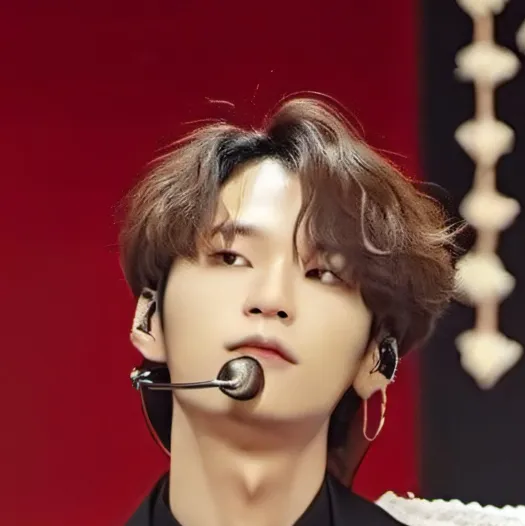 chat with ai character: Han