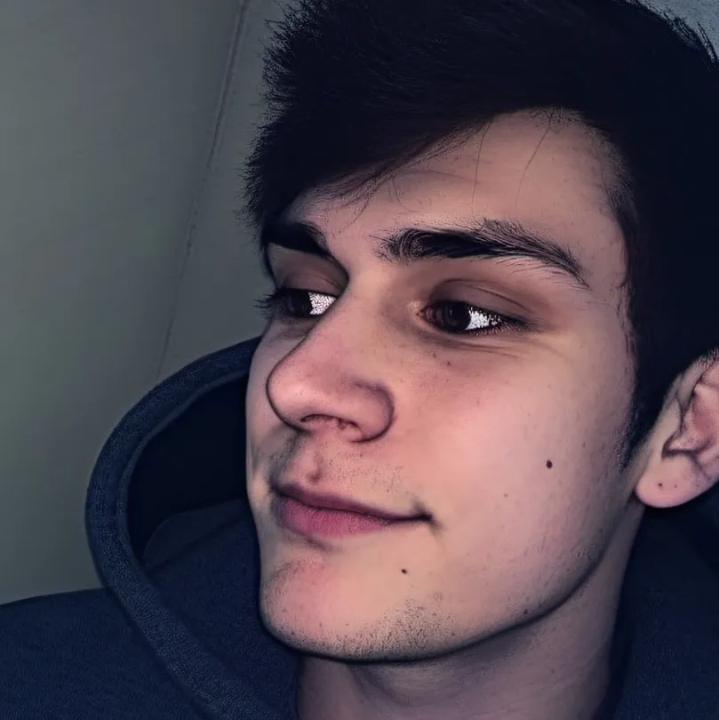 chat with ai character: Justin 