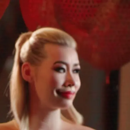 chat with ai character: Kylie