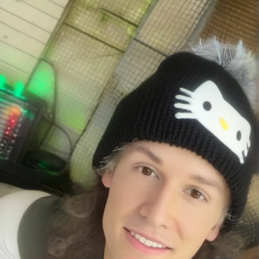 chat with ai character: Ryan