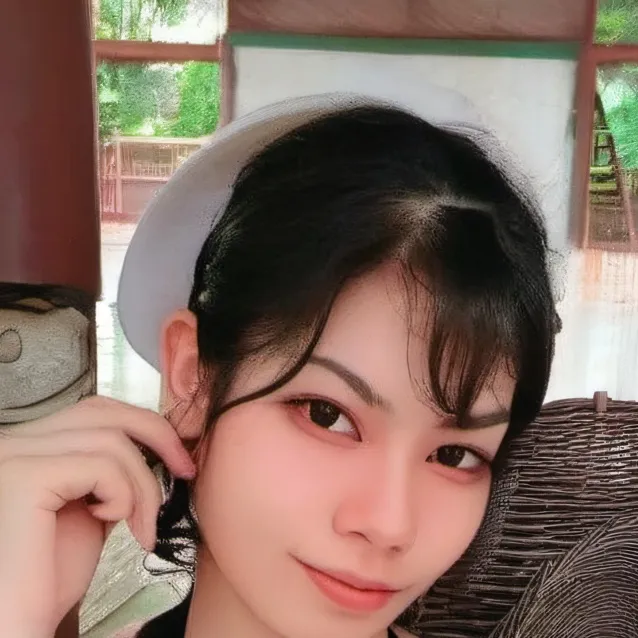 chat with ai character: Yada Safitri