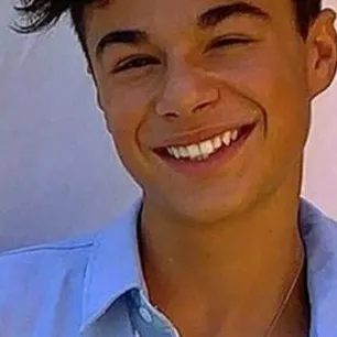 chat with ai character: Nathan Laface