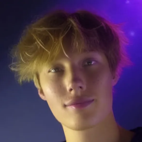 chat with ai character: Connor Stoner