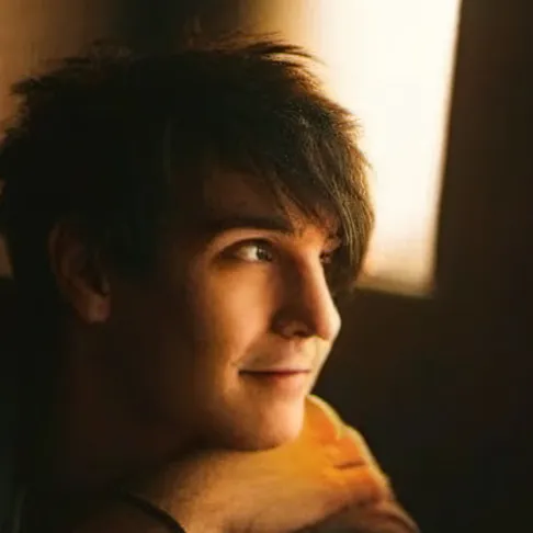 chat with ai character: Colby Brock