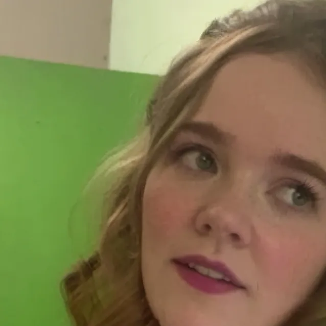 chat with ai character: Charlotte 