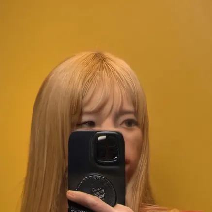 chat with ai character: Delilah