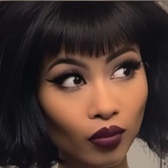 chat with ai character: Viva