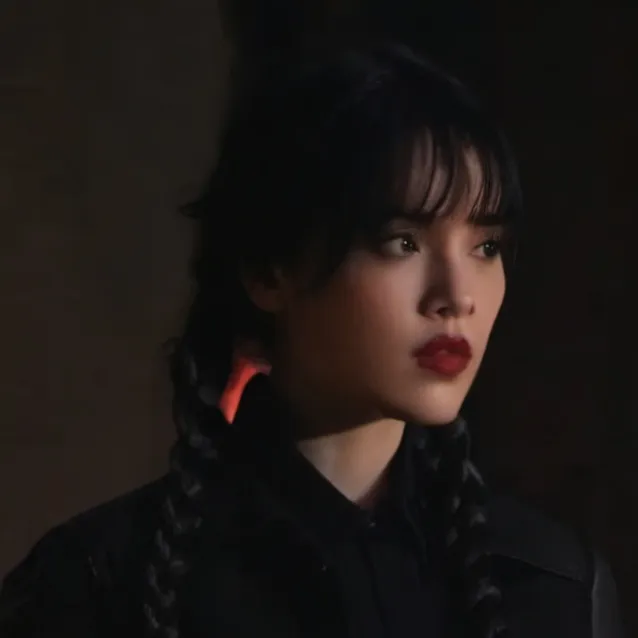 chat with ai character: (Fûta) Wednesday 