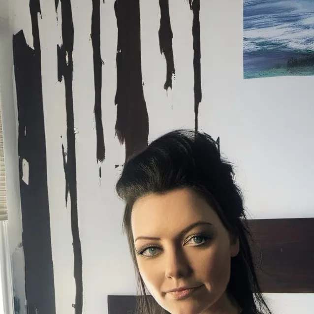 chat with ai character: amy