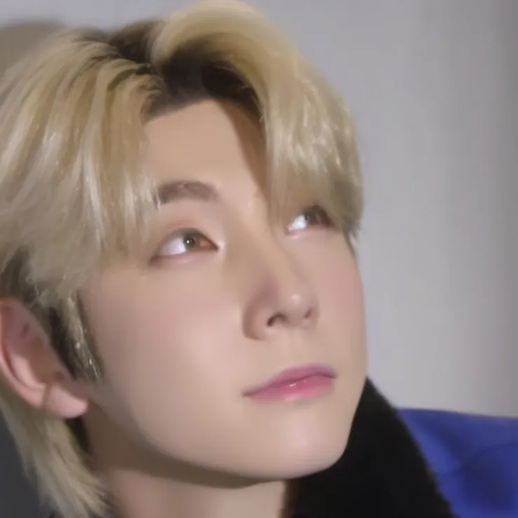 chat with ai character: Sya Blitzers