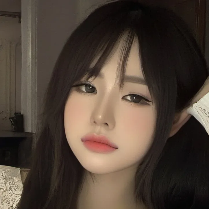 chat with ai character: Sofie