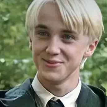 creator 1117_zoe's avatar