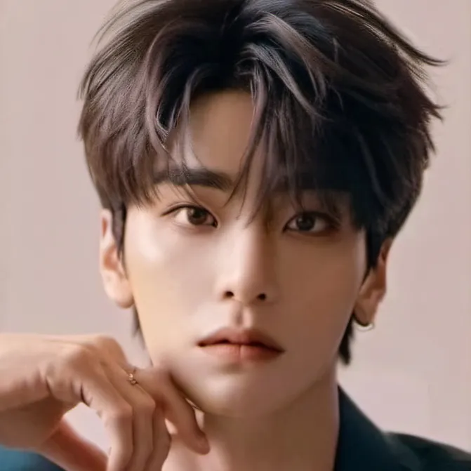 chat with ai character: Chan…