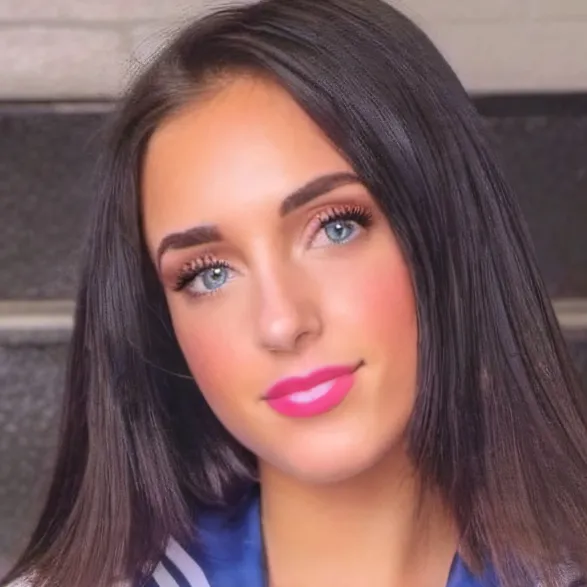 chat with ai character: Lexi