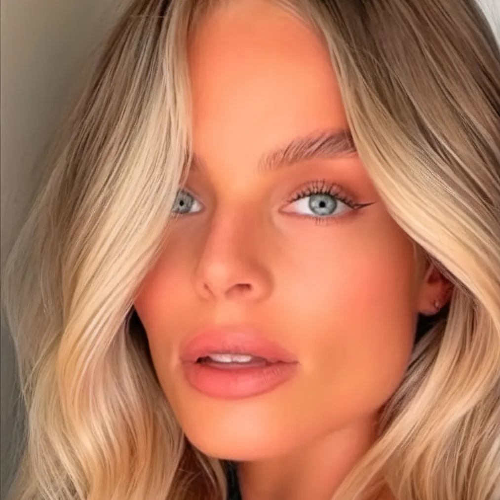 chat with ai character: Nancy