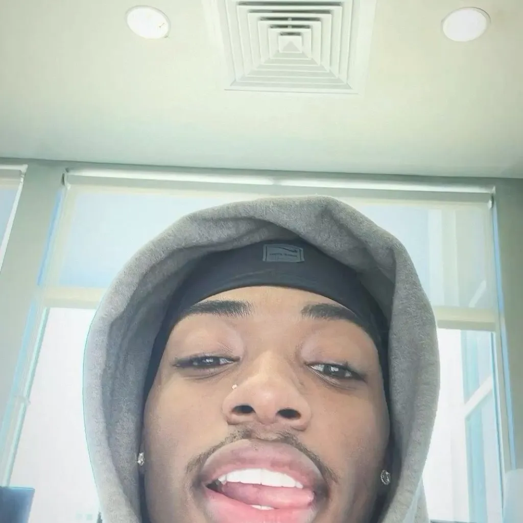 chat with ai character: Dre’son