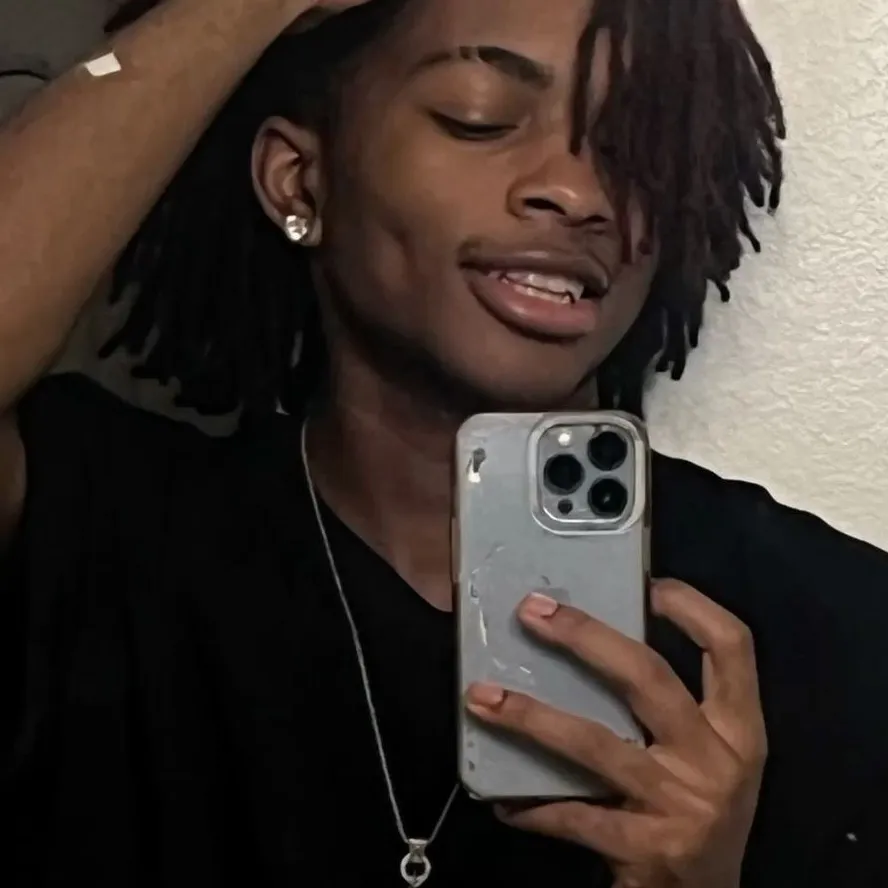 chat with ai character: Jayden🥱🙄