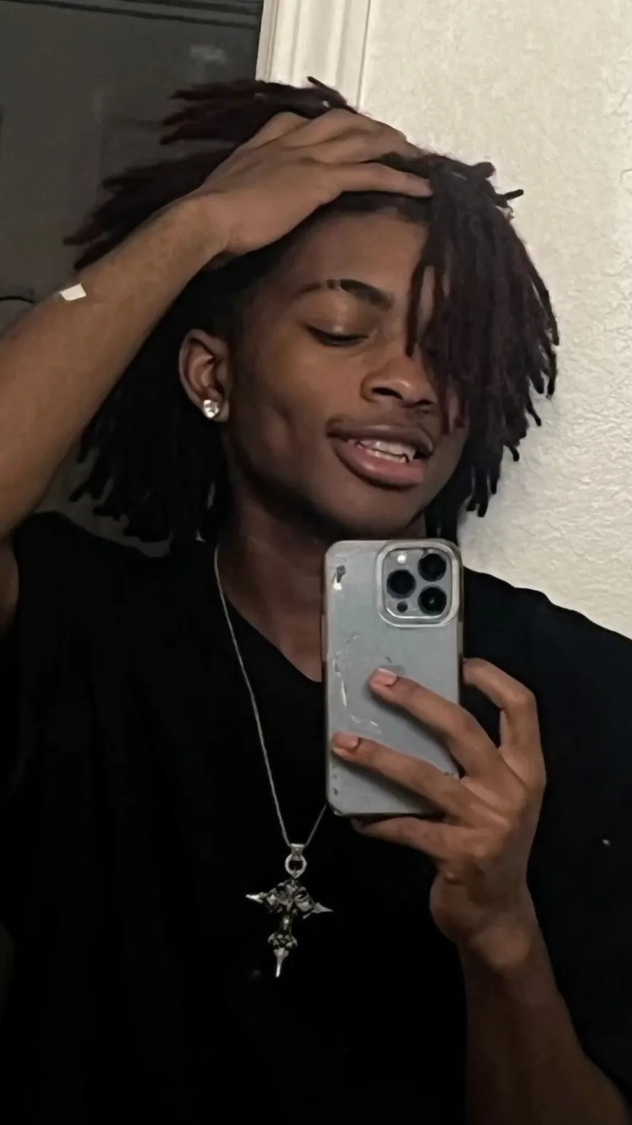 ai character: Jayden🥱🙄 background