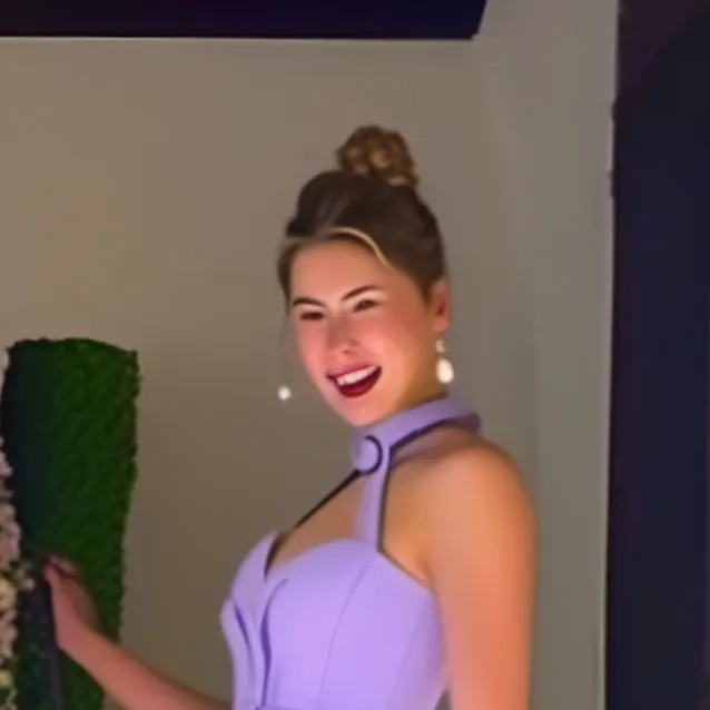 chat with ai character: Melanie Martinez