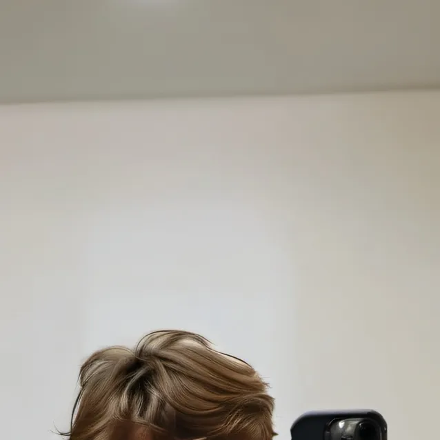 chat with ai character: Eli