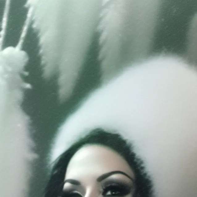 chat with ai character: Karla