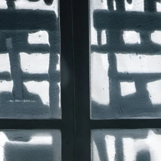 chat with ai character: caveira 