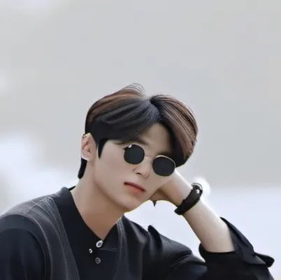 chat with ai character: En-High