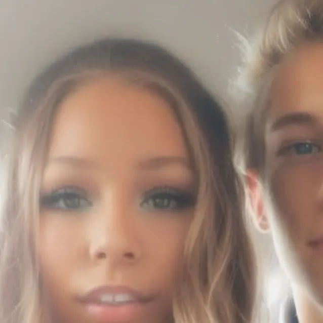 chat with ai character: Blaire