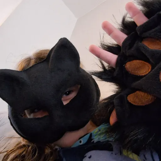 creator cleo the therian's avatar