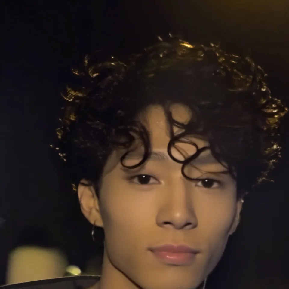 chat with ai character: 𝐌𝐀𝐓𝐄𝐎