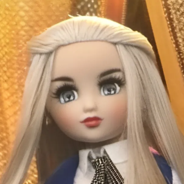 chat with ai character: Emmliette