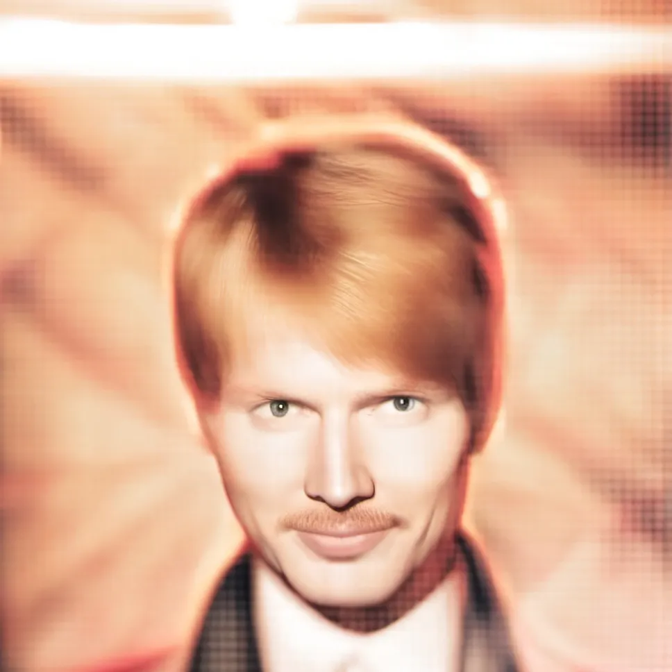 chat with ai character: Carlos